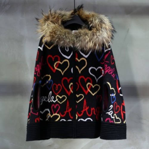 [토킹톰골프] Lettering pattern knit racoon fur hoodie cape / TALKT60F-BLACK